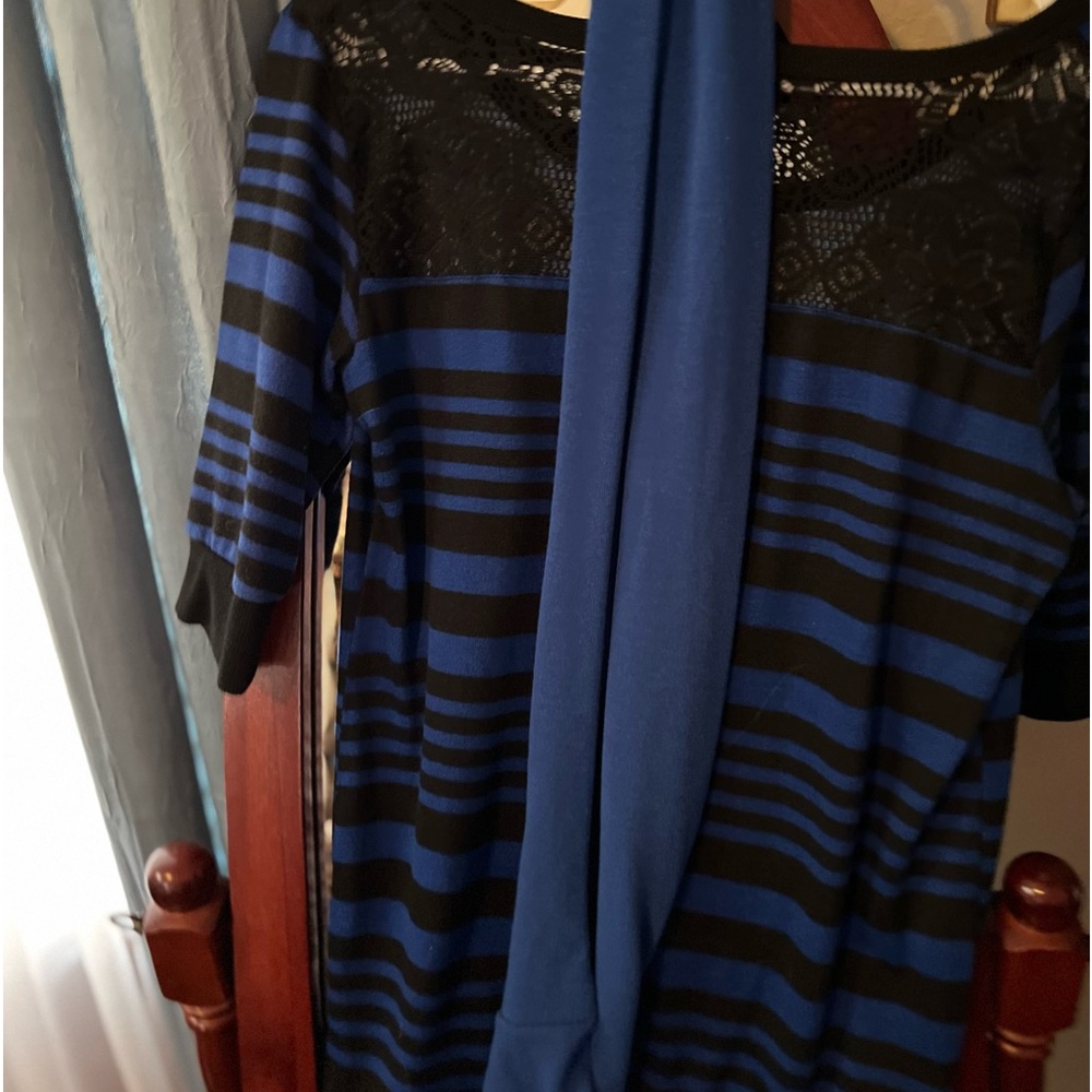 Bobbie brooks women sweater size large with scarf